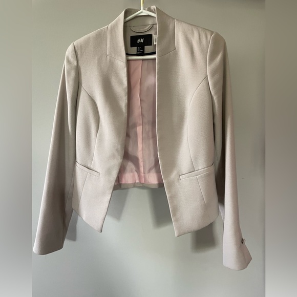 H&M blazer. Size 6 - Picture 1 of 4